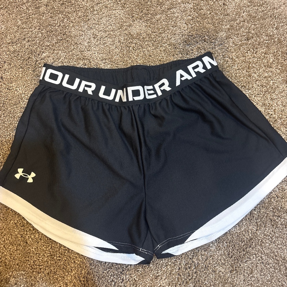 Youth Under Armour shorts - size YLG